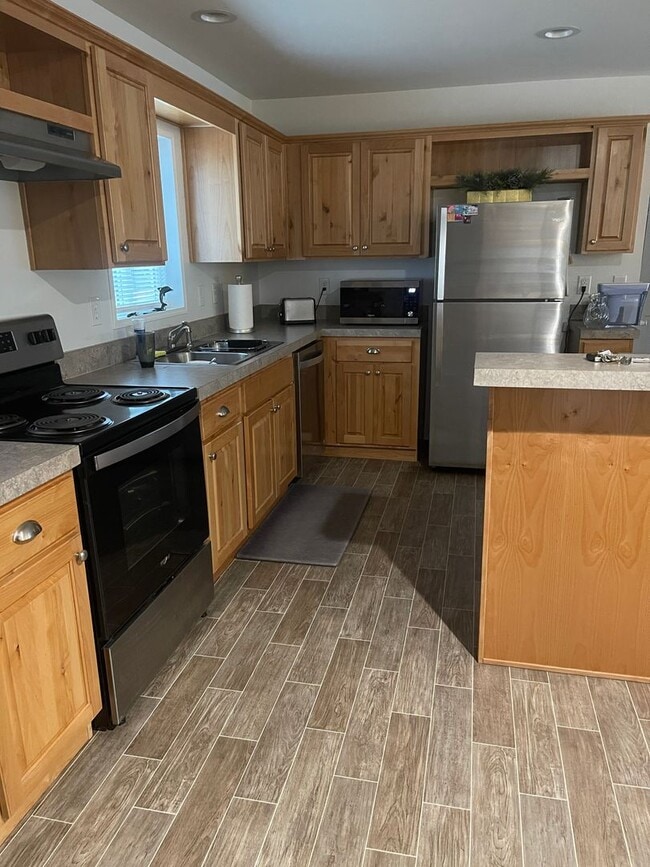 Building Photo - 2168