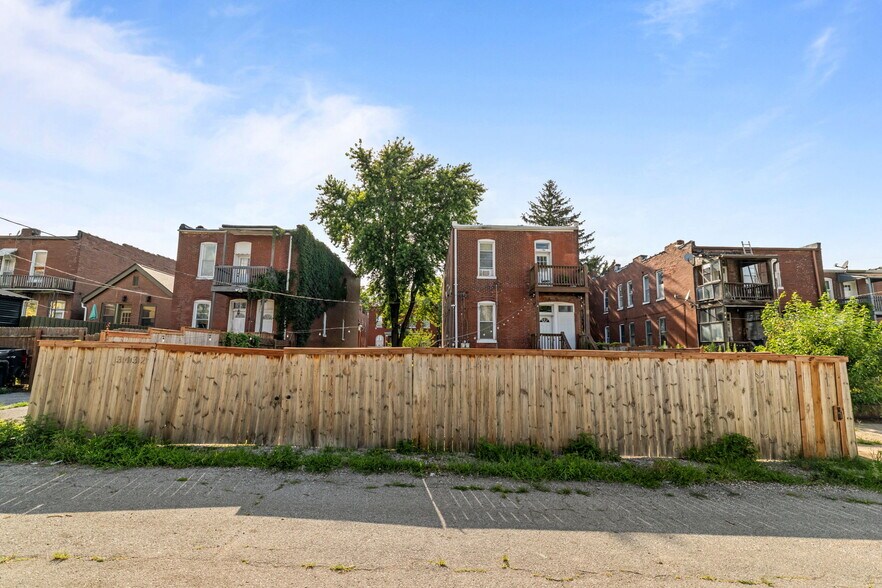 Building Photo - 3432 Iowa Ave