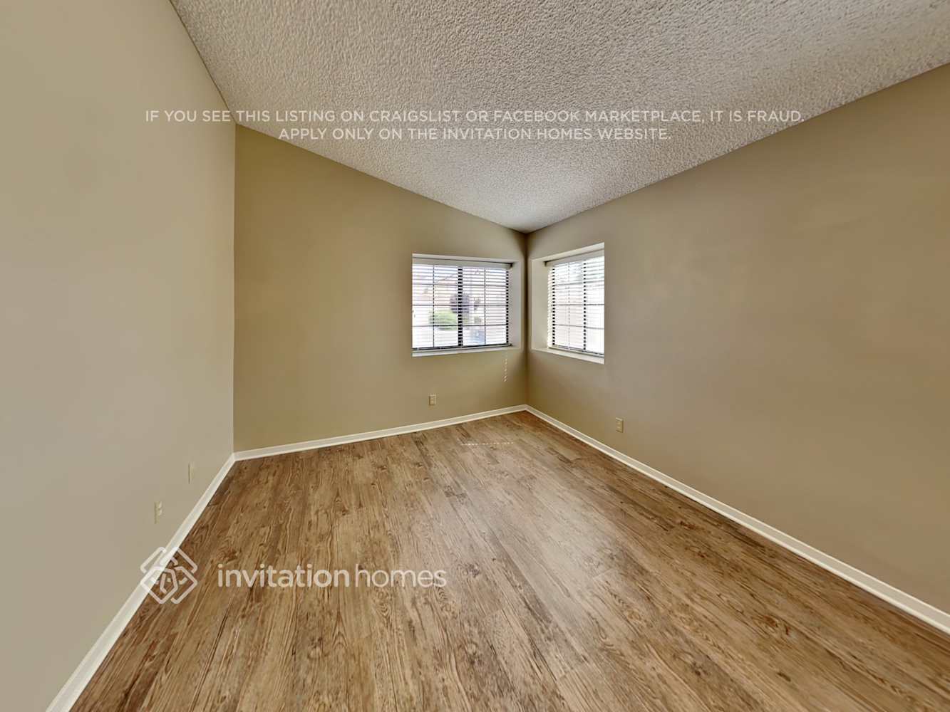 Building Photo - 2087 Club Crest Way