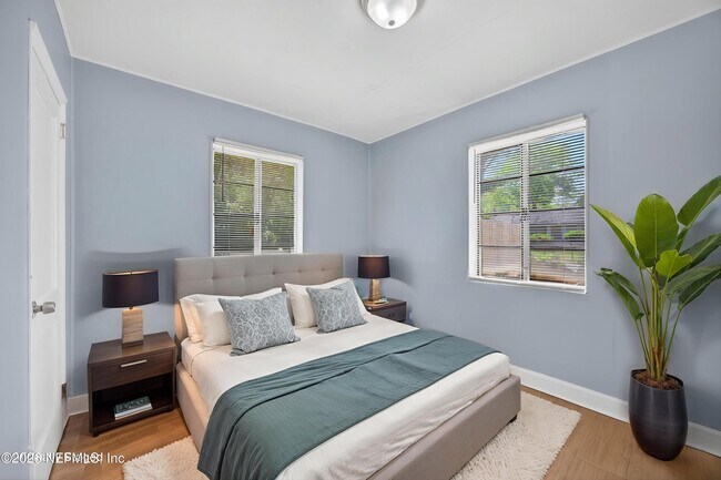 Building Photo - 2960 W 10th St