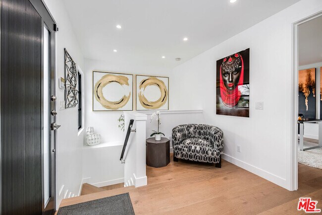 Building Photo - 13378 Contour Dr