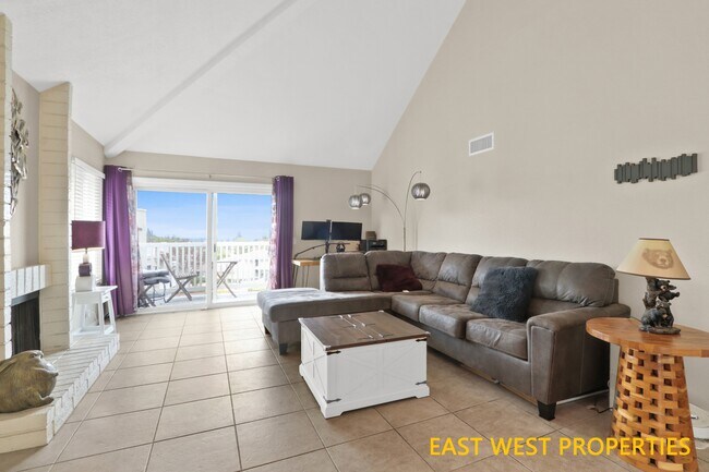 Building Photo - 2409 Sommerset Dr