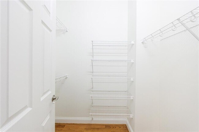 Building Photo - 125 River N Cir