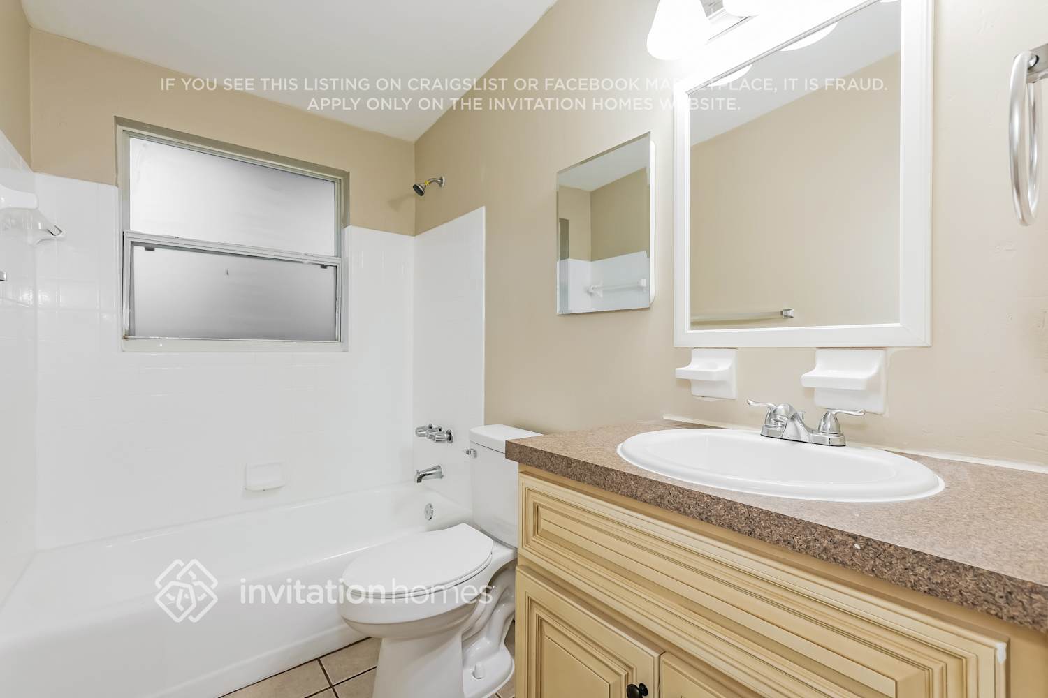 Building Photo - 1110 E Camellia Dr