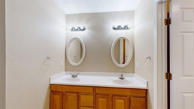Building Photo - 1724 Boardwalk Ct
