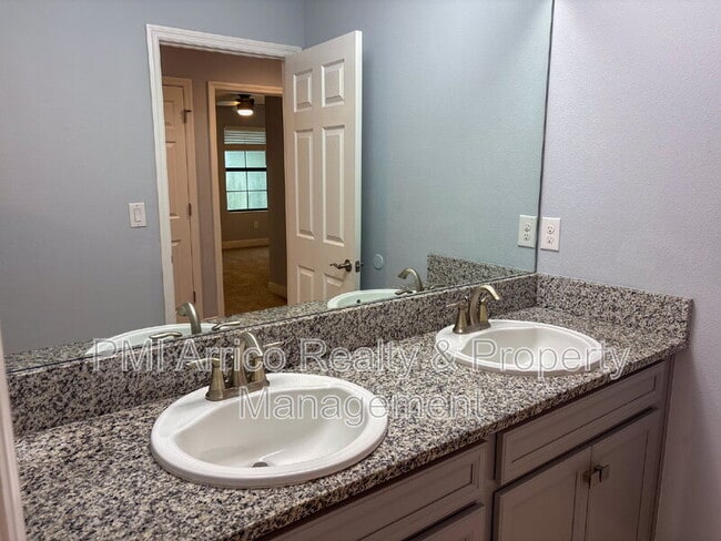 Building Photo - 12860 Satin Lily Dr