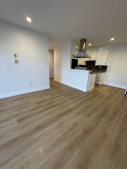 Building Photo - 5511 Corteen Pl