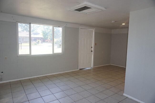 Building Photo - 3670-3672 Atlas Way