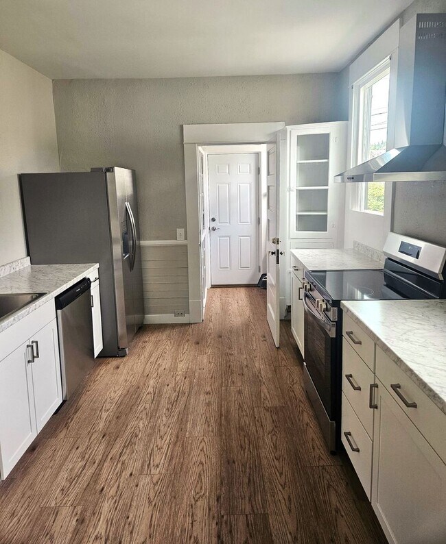 Building Photo - 1515 12th St