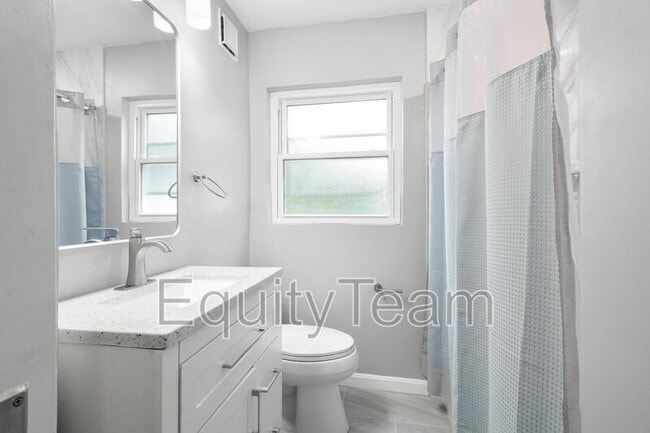 Building Photo - 6819 Elwynne Dr