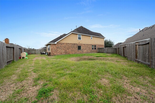 Building Photo - 970 Jennifer St