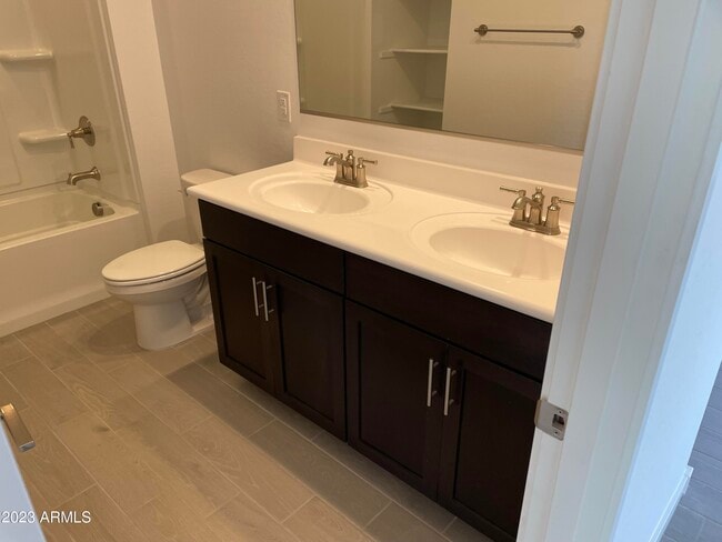 Building Photo - 17401 W Red Fox Rd