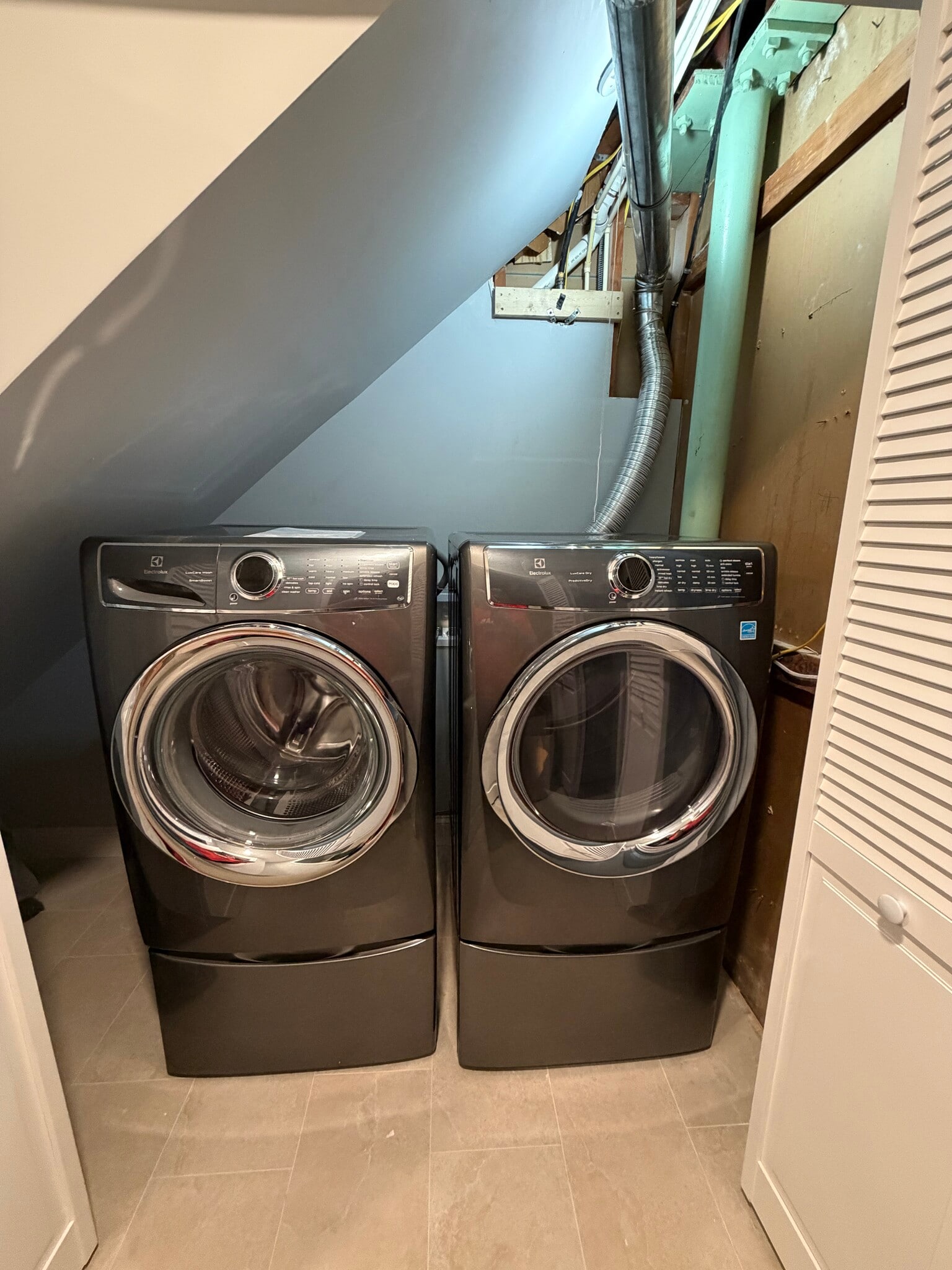 Washer/Dryer - 9805 Hillridge Dr