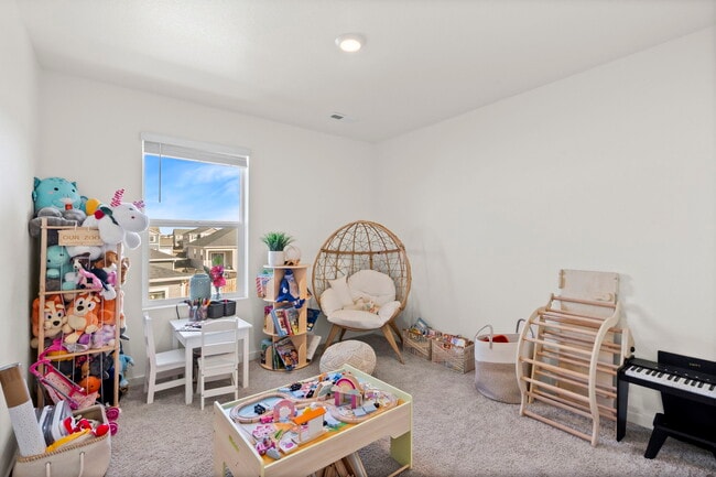 Building Photo - 482 3rd St