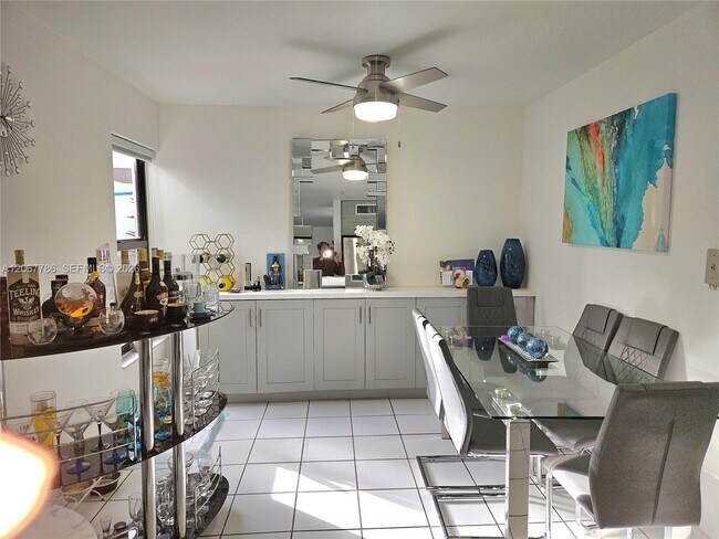 Building Photo - 540 NW 99th Pl