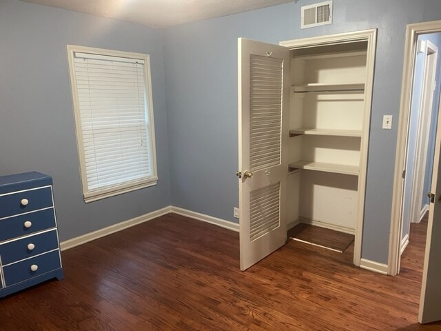 Building Photo - 10020 Losa Dr