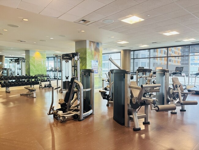 Building Photo - 650 Bellevue Way NE