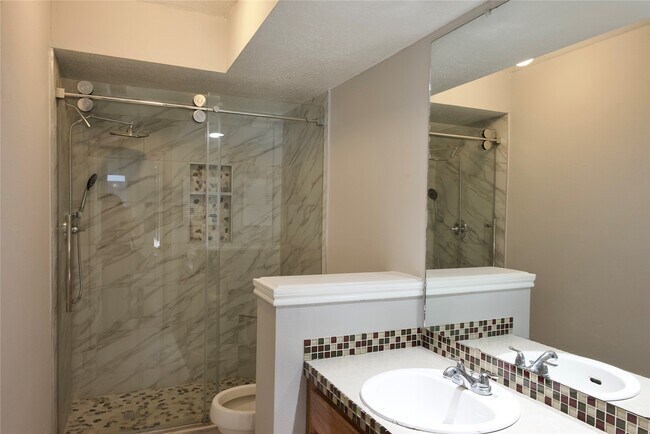 Building Photo - 4703 Cashel Glen Dr