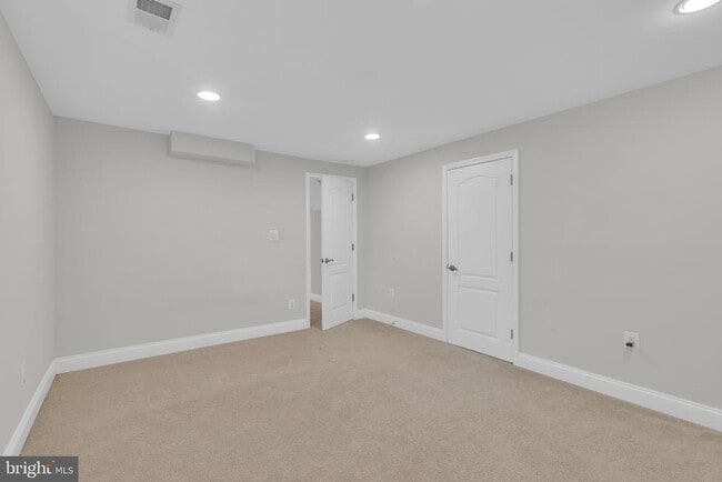 Building Photo - 7205 Van Ness Ct