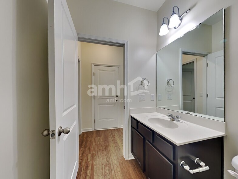 Building Photo - 200 Orion Way