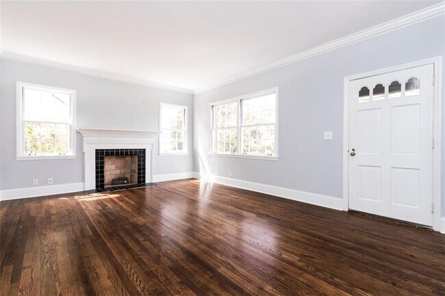 Building Photo - 132 Garden Ln