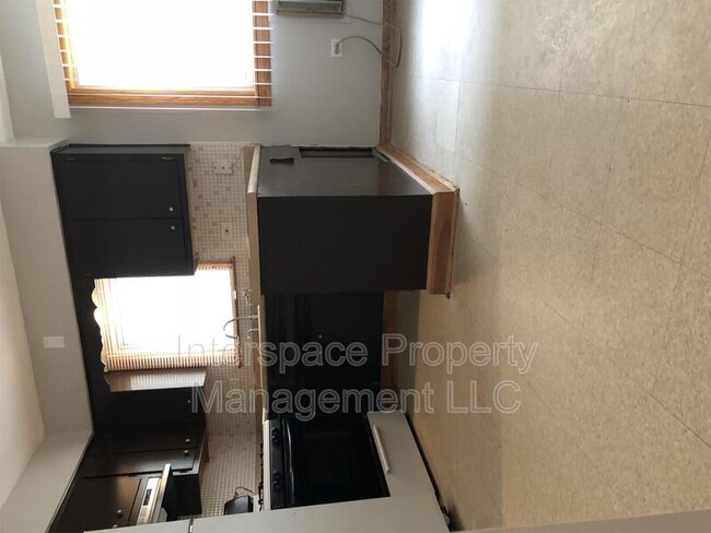 Building Photo - 10126 S Pulaski Rd