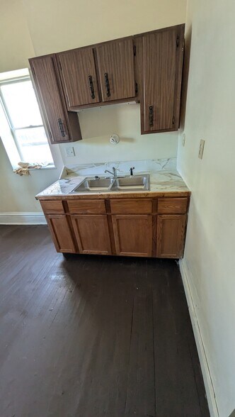 Building Photo - 2347 Eoff St