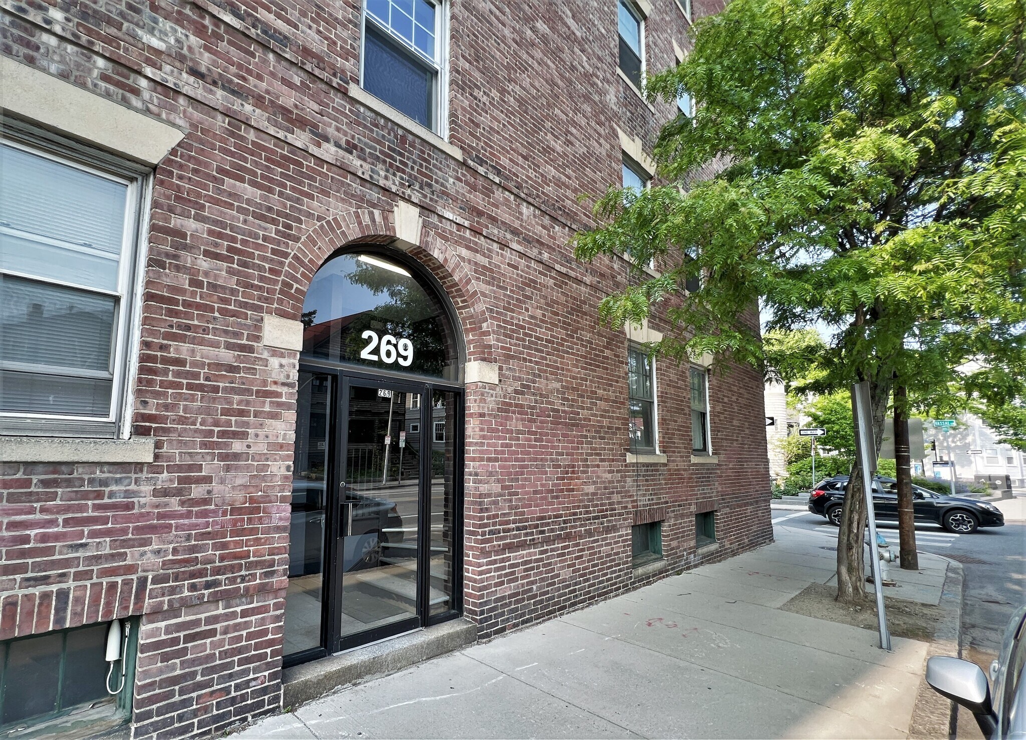 Building Photo - 269 Huron Ave