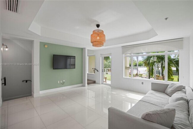 Building Photo - 2 bedroom in Aventura FL 33160