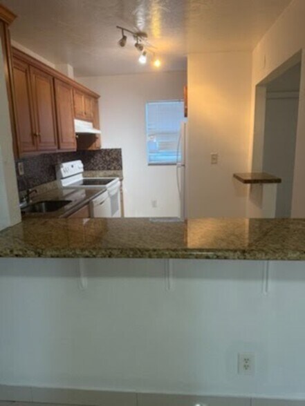 Building Photo - 1021 NW 45th St
