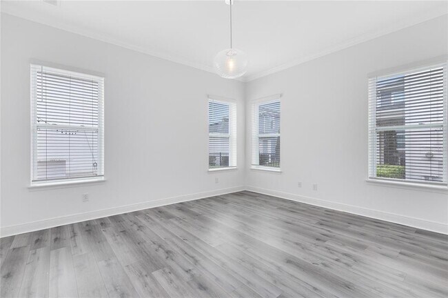 Building Photo - 8250 Nemours Pkwy