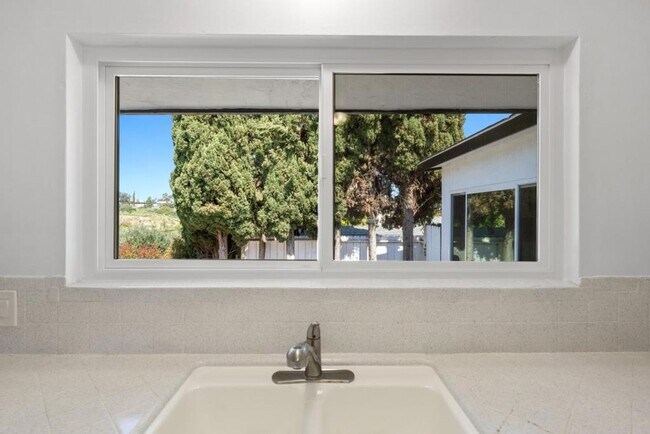 Building Photo - 1007 Winston Dr