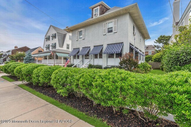 Building Photo - 683 Main Ave