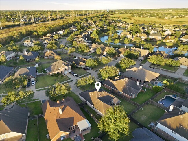 Building Photo - 5755 Lightstone Ln