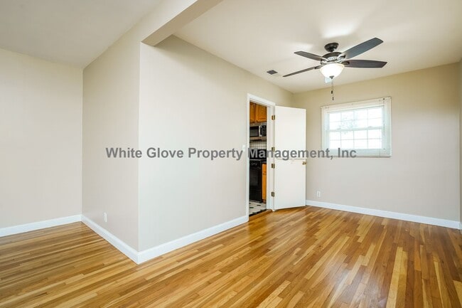 Building Photo - Fullerton 3 Bedroom Home is Great Neighborhood