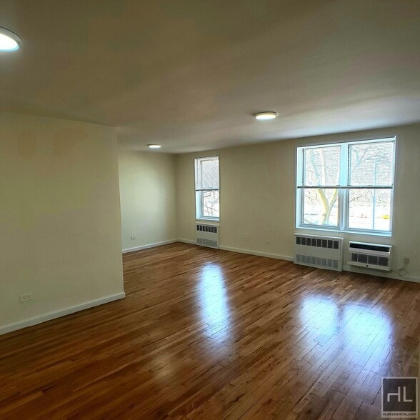 Building Photo - AMAZING 2 BEDROOM 2 BATH APARTMENT. WON'T ...