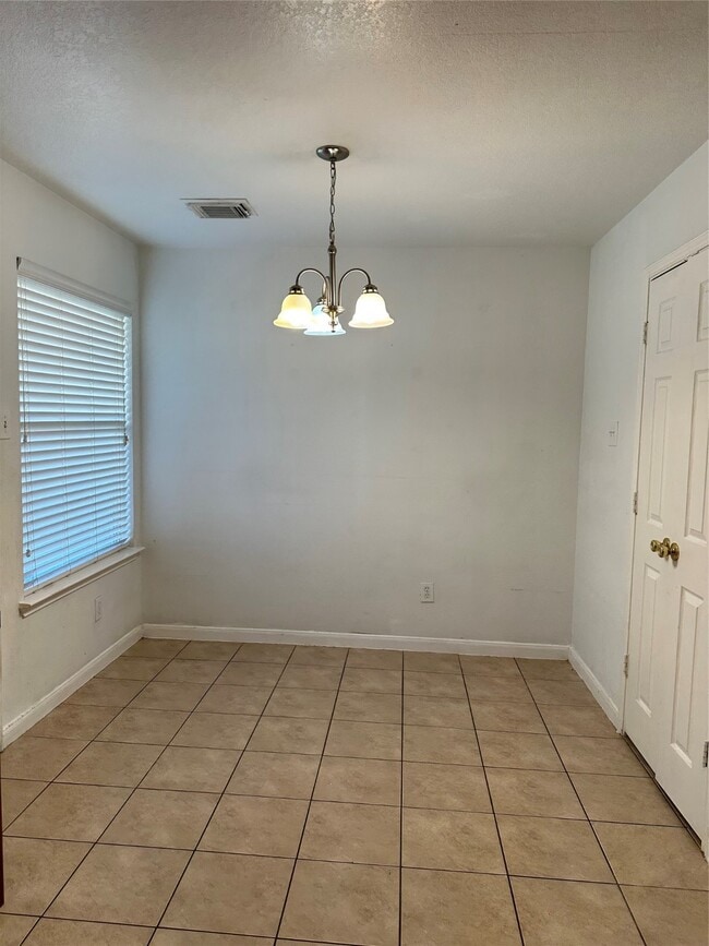 Building Photo - 10127 Twila Springs Ct