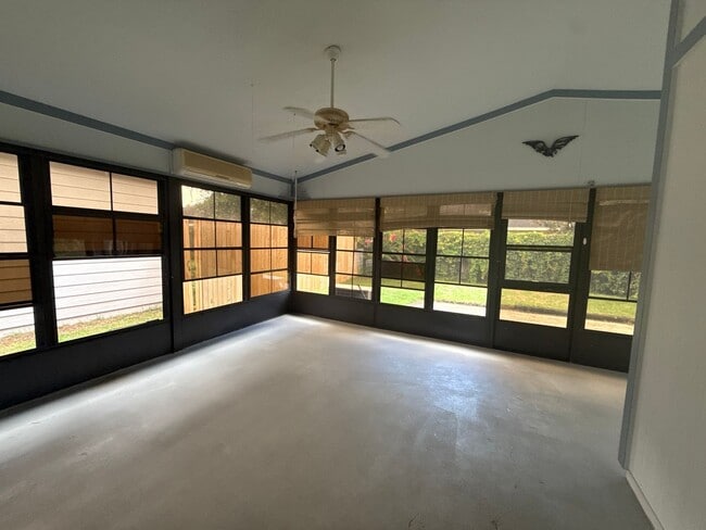 Building Photo - Wellington Station - 3/2/1 Patio Home