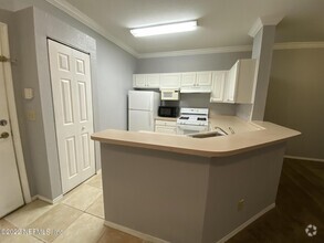 Building Photo - 13810 Sutton Park Dr N