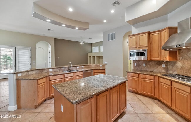 Building Photo - 8535 E Preserve Way