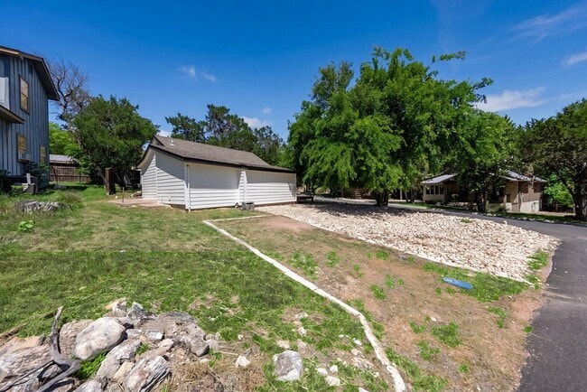 Building Photo - 612 Tanglewood Ln