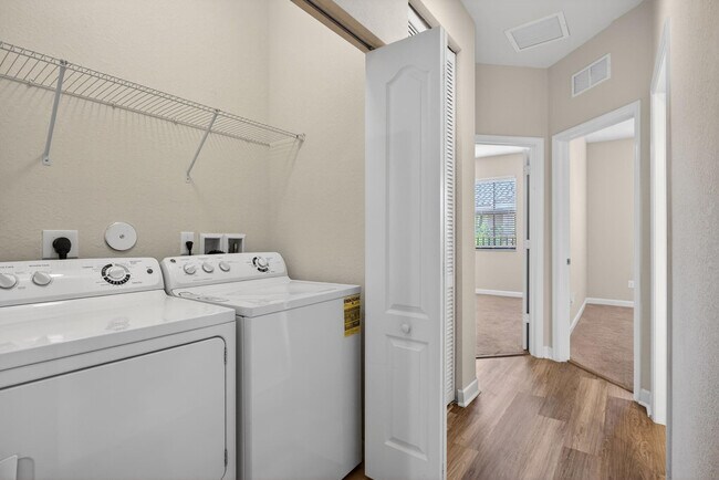 Building Photo - 8435 Blue Cove Way