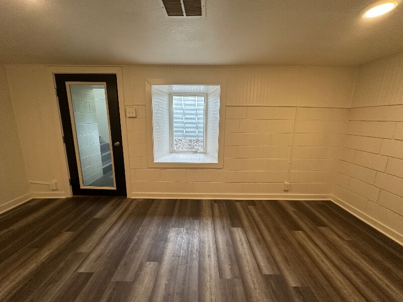 Building Photo - 821 31st Ave