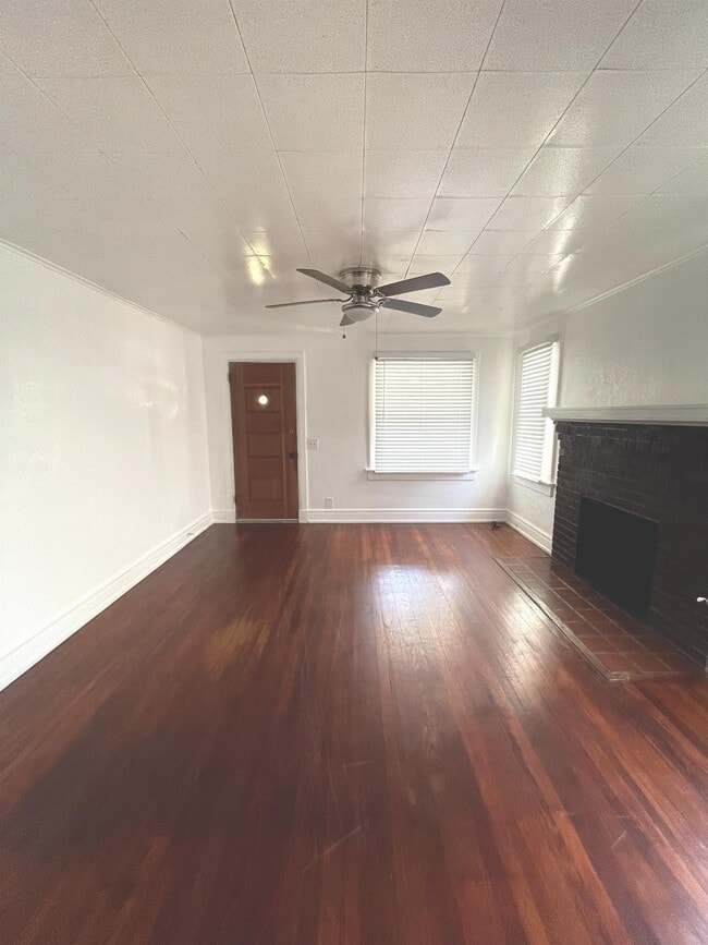 Building Photo - 2411 Musselwhite Ave