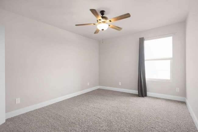 Building Photo - Application fee waived for approved applications. Contact us for details. Spacious 4-bedroom, 2.5...