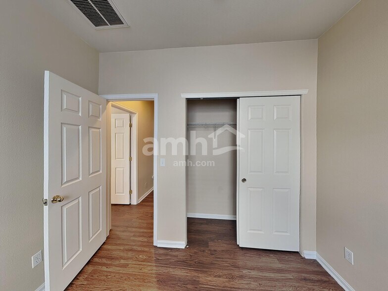 Building Photo - 15142 E 119th Ave