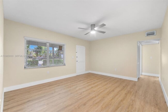 Building Photo - 1840 SW 63rd Ave