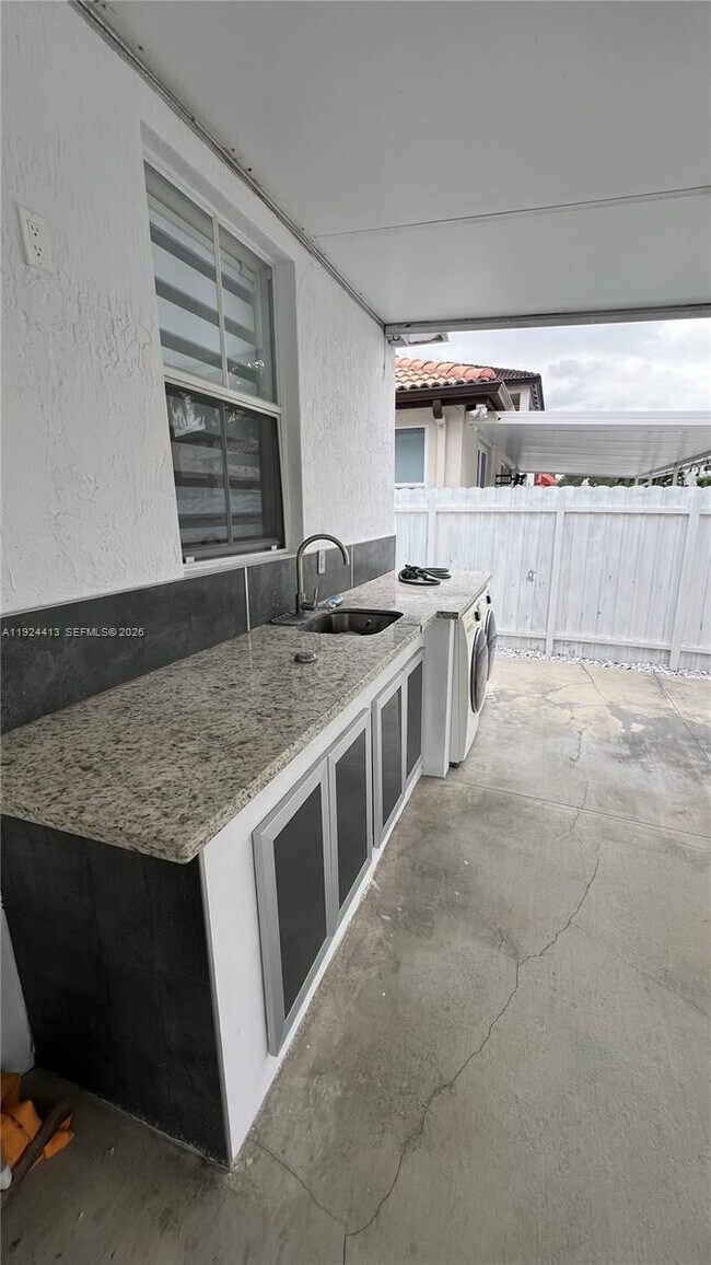 Building Photo - 15446 SW 23rd Ln