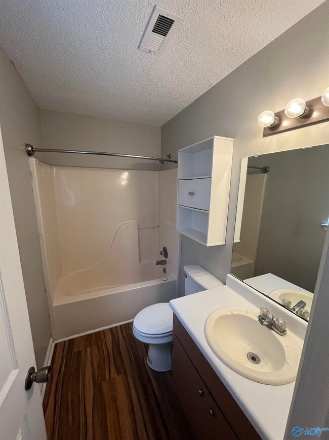 Building Photo - 121 Bramblebush Dr