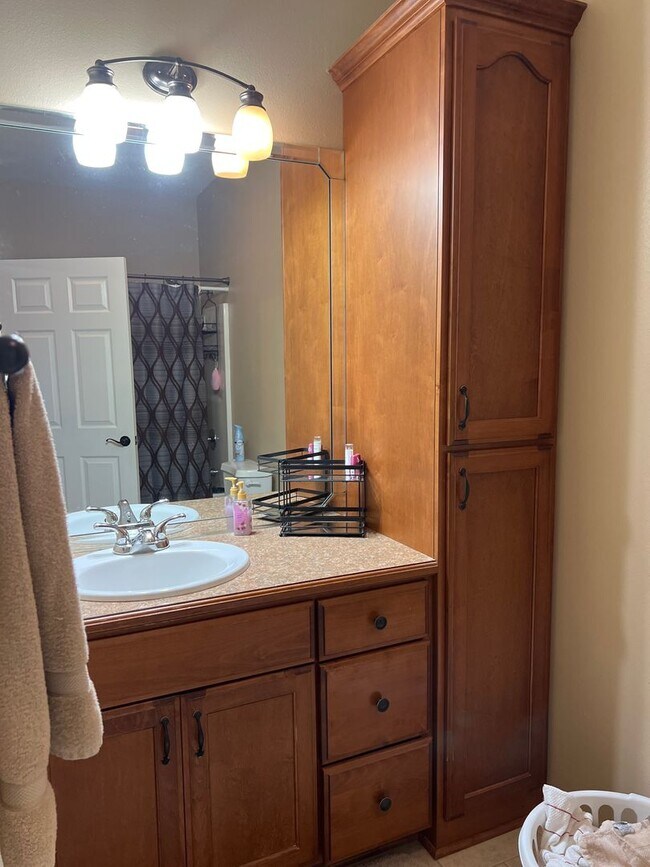 Building Photo - 201 Patrice Cir